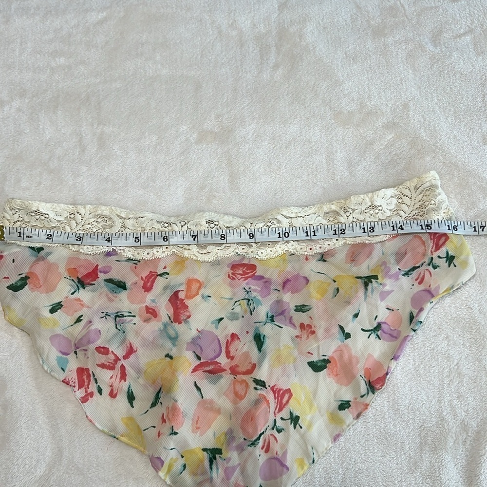 Vintage Victoria’s Secret Gold Label Floral Lace High Cut Panty Size Small - Picture 6 of 8